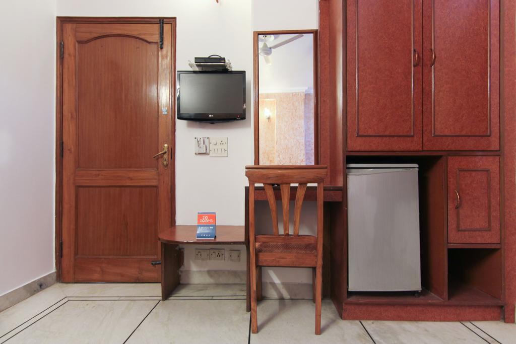 Hotel Rahul Palace Ню Делхи Екстериор снимка