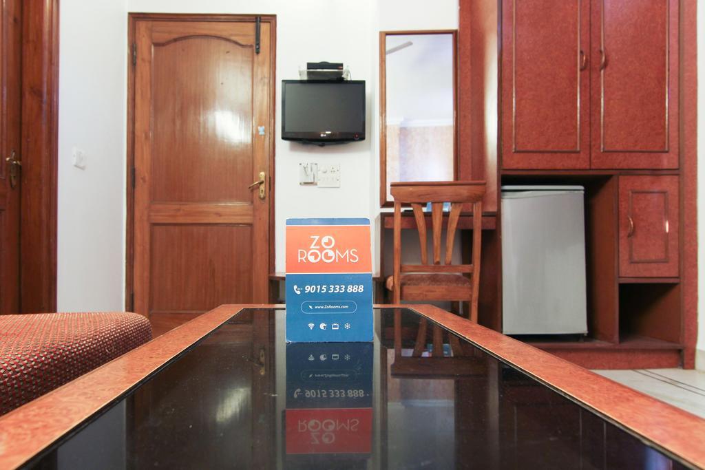 Hotel Rahul Palace Ню Делхи Екстериор снимка