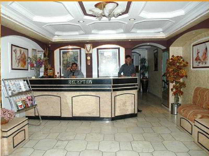 Hotel Rahul Palace Ню Делхи Интериор снимка