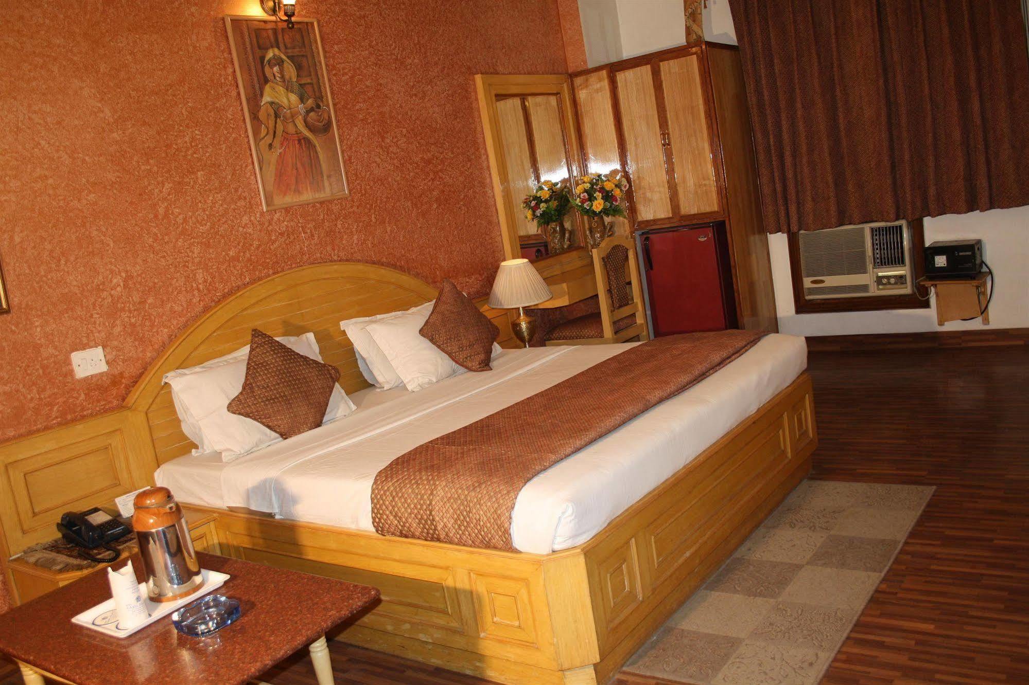 Hotel Rahul Palace Ню Делхи Стая снимка