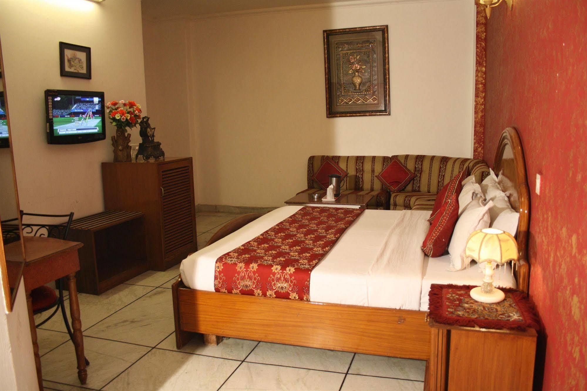 Hotel Rahul Palace Ню Делхи Стая снимка