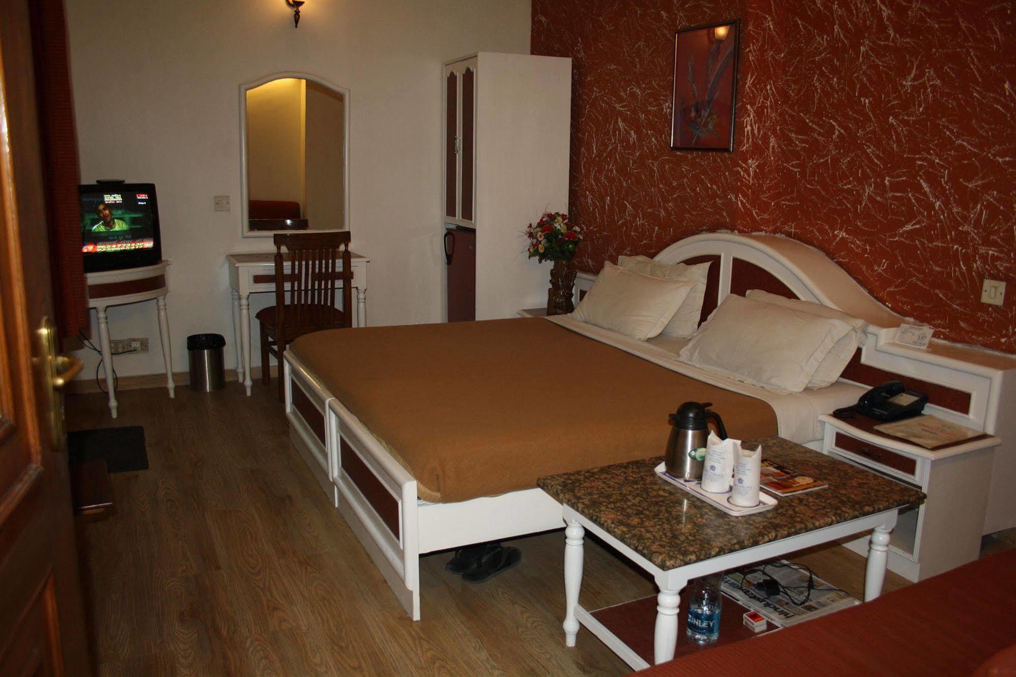 Hotel Rahul Palace Ню Делхи Стая снимка