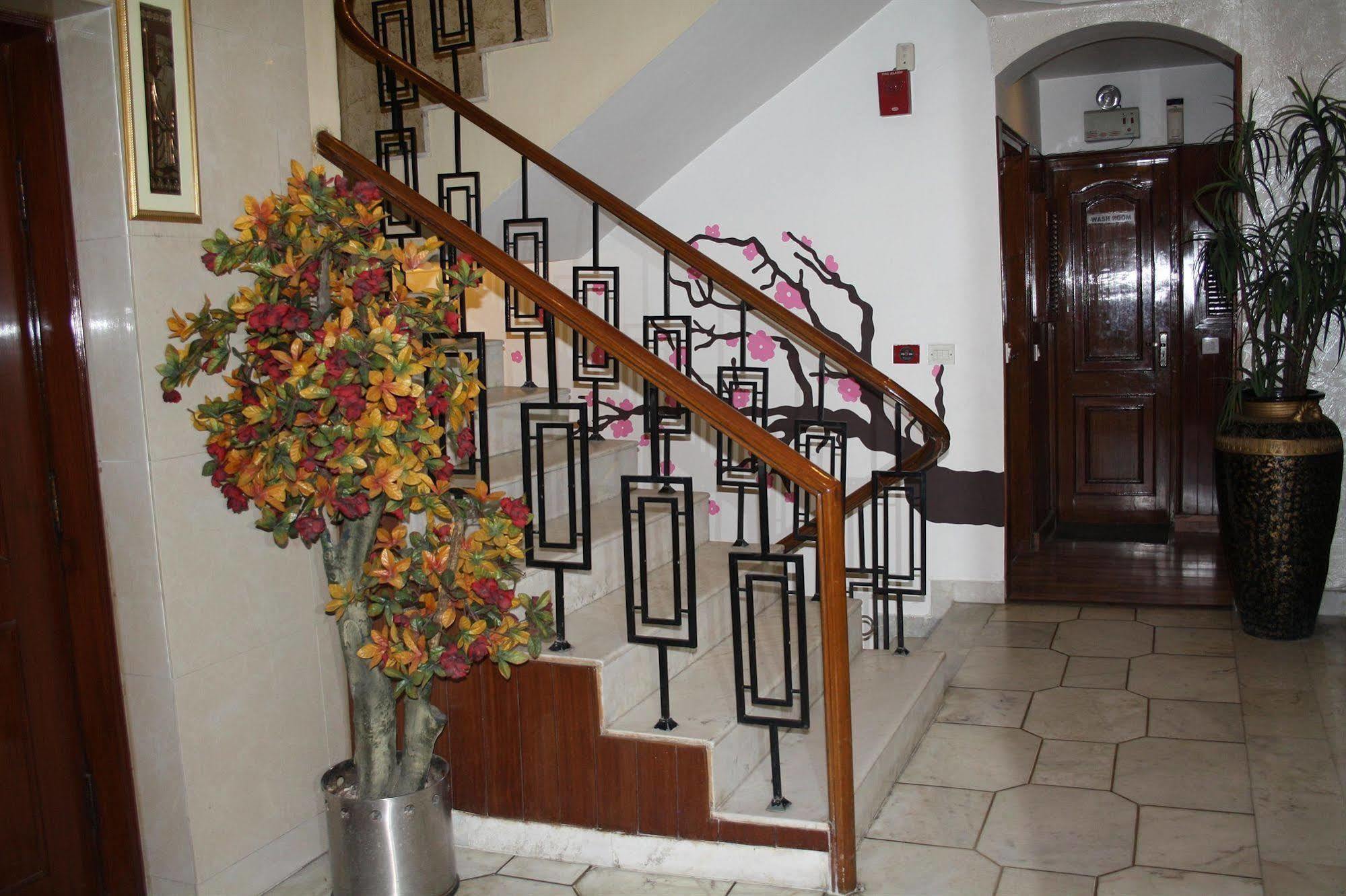 Hotel Rahul Palace Ню Делхи Интериор снимка